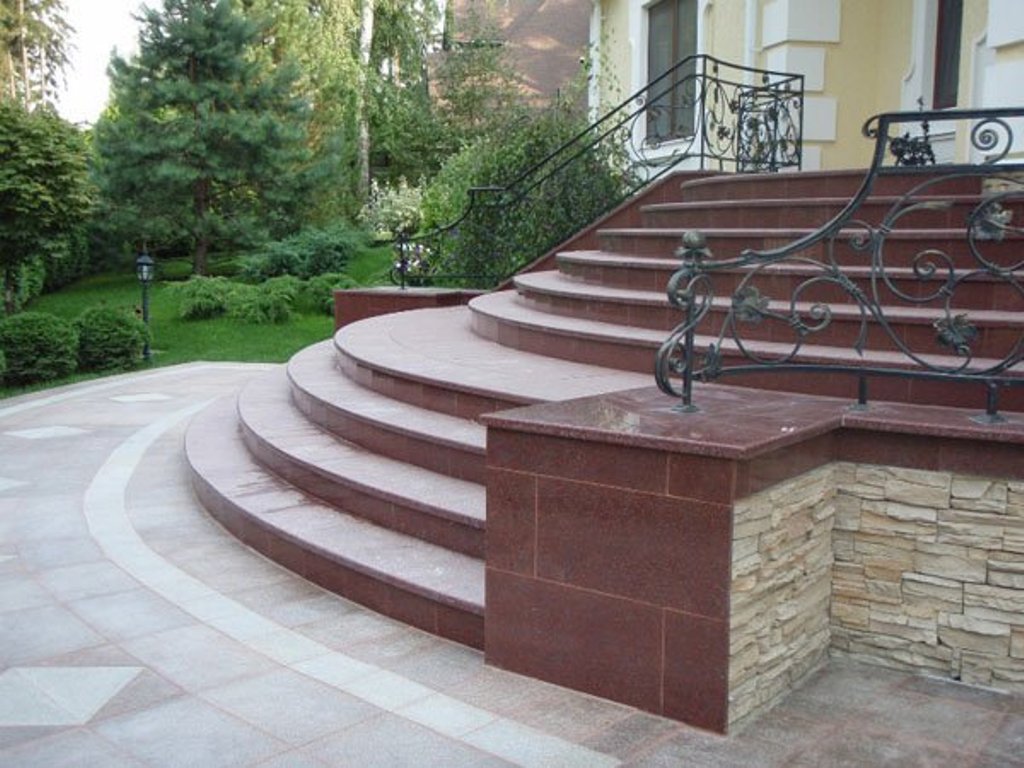 Лестница из гранита 